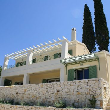 Μονοκατοικία με πισίνα